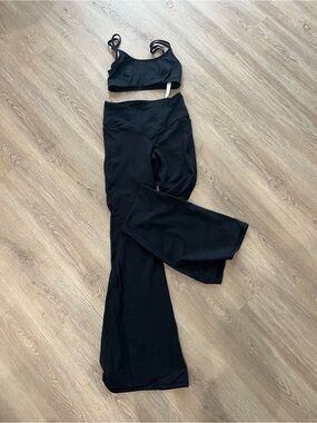 Black High-Waist Flare Yoga Pants
